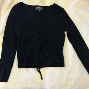 This We Wore What cropped double tie front top is super cute and worn twice.